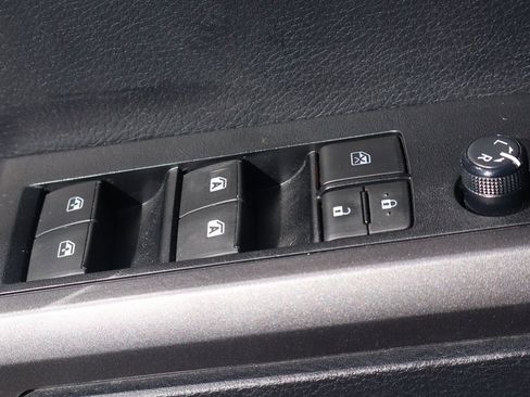 Used 2019 Toyota Tacoma TRD Sport image 15