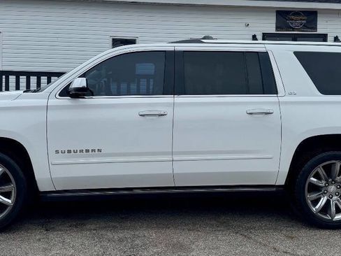 Used 2015 Chevrolet Suburban LTZ RWD image 2