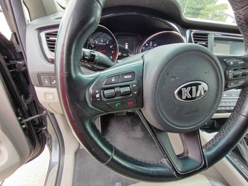 Used 2017 Kia Sedona SX FWD image 24