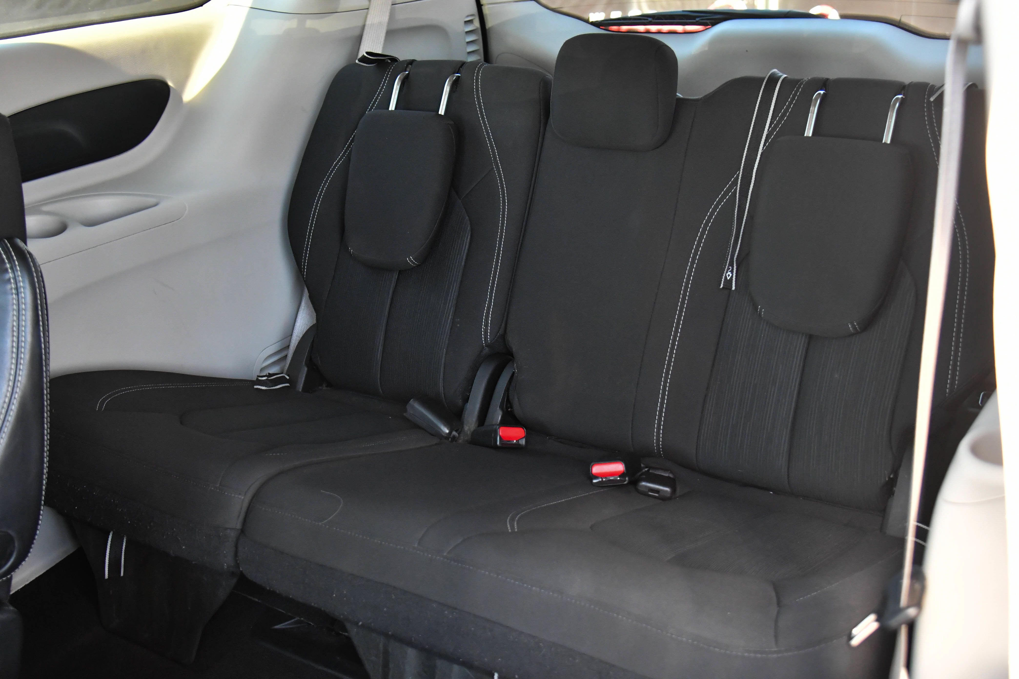 Used 2023 Chrysler Voyager LX FWD image 36