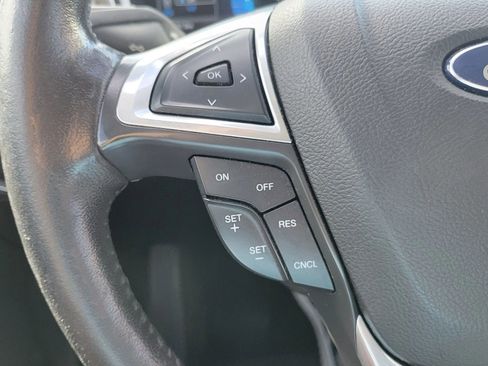 Used 2016 Ford Fusion SE FWD image 22