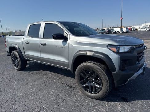 Used 2024 Chevrolet Colorado Trail Boss w/ Technology Package AWD/4WD image 3