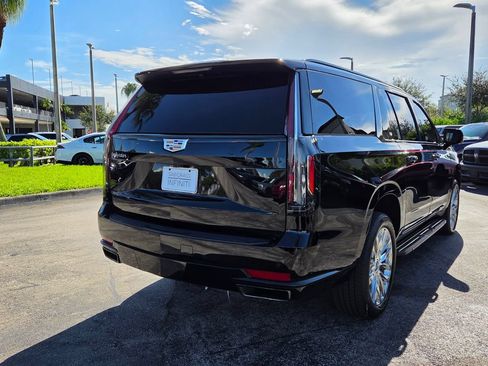 Used 2023 Cadillac Escalade ESV Premium Luxury AWD/4WD image 11