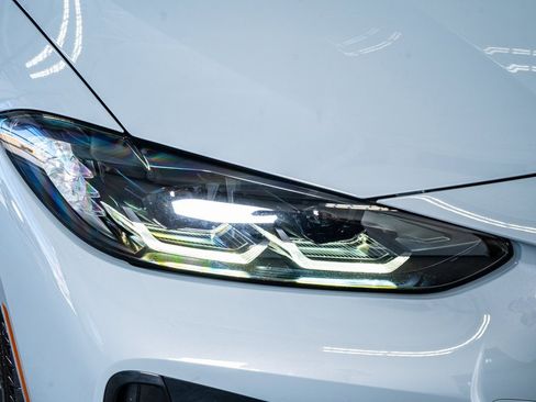 Used 2023 BMW M440i Coupe w/ Premium Package image 19