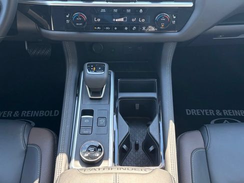 Used 2025 Nissan Pathfinder Platinum AWD/4WD image 26