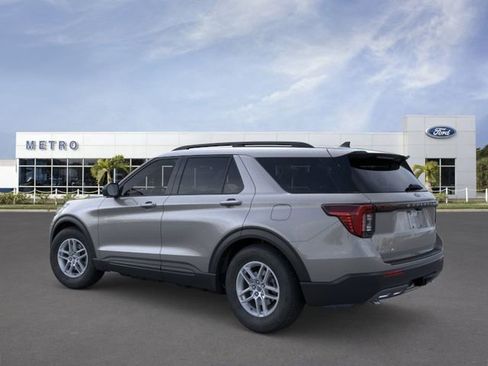 New 2026 Ford Explorer Active RWD image 4