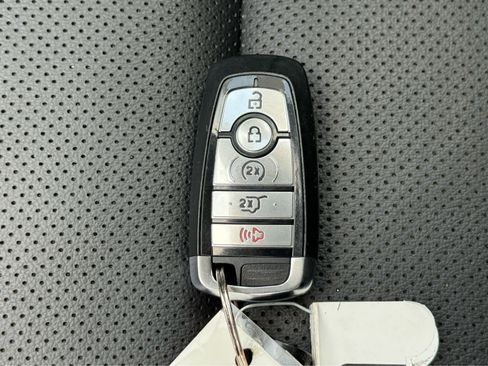 Used 2022 Ford Escape SEL image 29