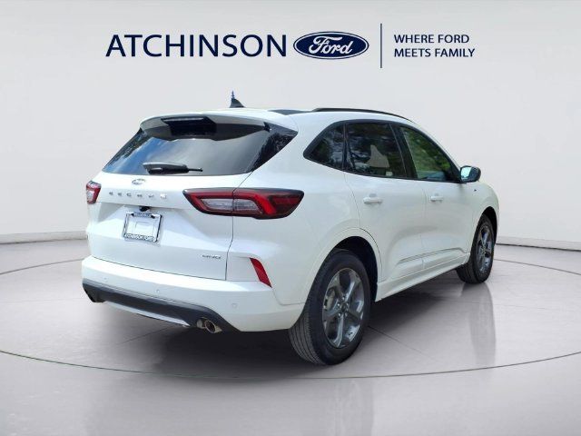 Used 2024 Ford Escape ST-Line w/ Tech Pack #1 AWD/4WD image 5