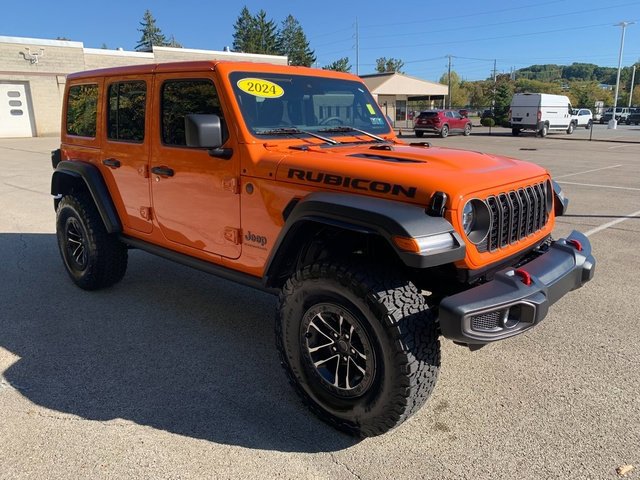 Used 2025 Jeep Wrangler Unlimited Rubicon w/ XTREMEE 35" Tire Package AWD/4WD image 8