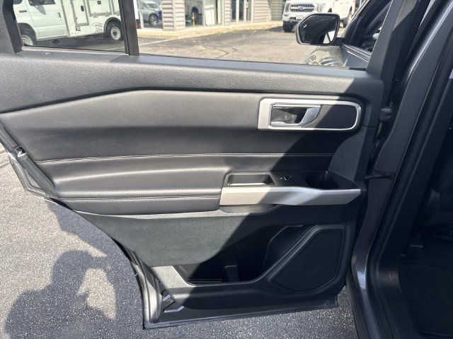Used 2024 Ford Explorer XLT w/ Equipment Group 202A RWD image 20