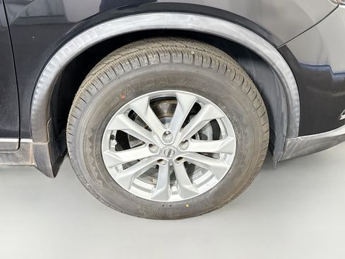 Used 2016 Nissan Rogue SV w/ SV Premium Package image 32