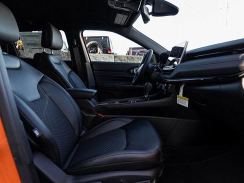 New 2026 Jeep Compass Latitude AWD/4WD image 30