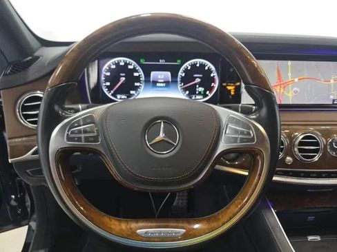 Used 2015 Mercedes-Benz S 550 4MATIC Sedan w/ Sport Package image 10