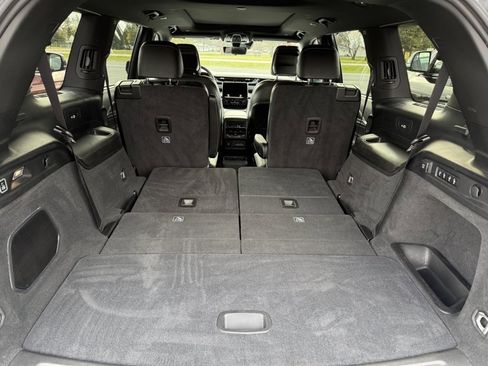 Used 2023 Jeep Grand Cherokee L Overland w/ Advanced Protech Group III image 16