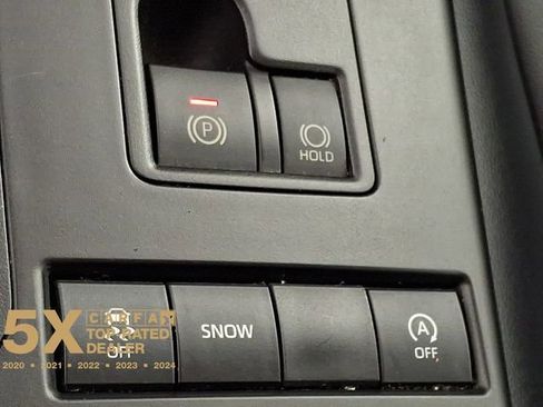 Certified 2021 Toyota Highlander XLE image 30