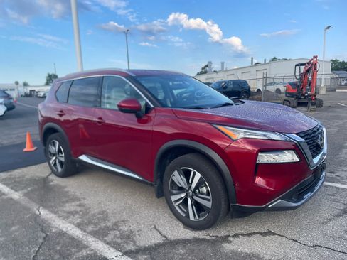 Used 2023 Nissan Rogue SL w/ SL Premium Package AWD/4WD image 3