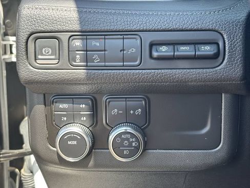 Used 2021 GMC Yukon XL Denali AWD/4WD image 31