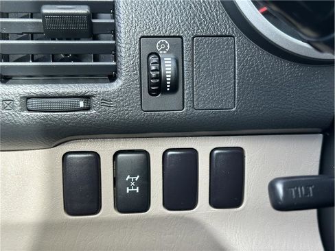 Used 2007 Toyota 4Runner SR5 image 24