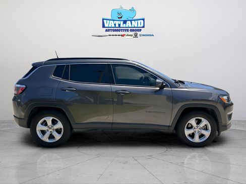 Certified 2019 Jeep Compass Latitude FWD image 6