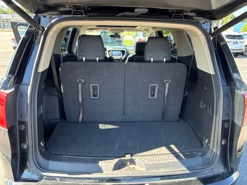 Used 2019 GMC Acadia Denali w/ Technology Package AWD/4WD image 22
