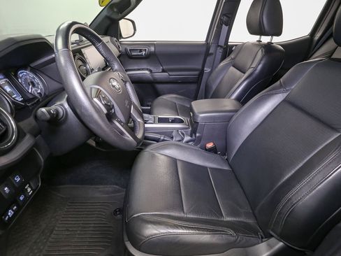 Used 2022 Toyota Tacoma TRD Off-Road w/ TRD Premium Off Road Package AWD/4WD image 44
