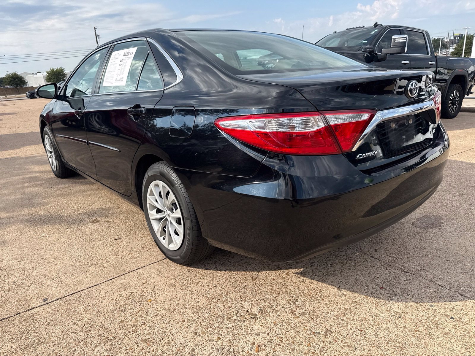Used 2017 Toyota Camry LE w/ Protection Package (Q2) FWD image 5