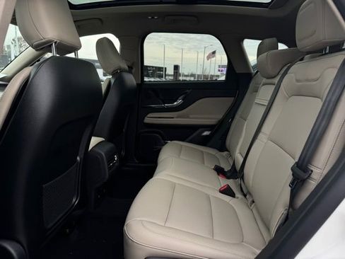 New 2026 Lincoln Corsair Premiere image 20