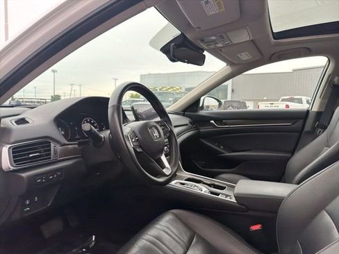Used 2022 Honda Accord Touring image 15
