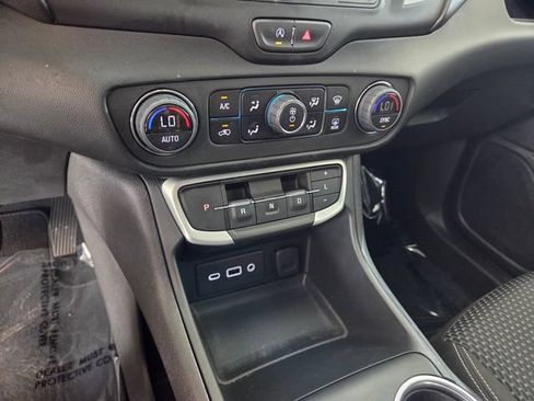 Used 2023 GMC Terrain SLE w/ Driver Convenience Package FWD image 24