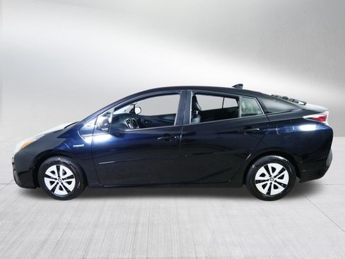 Used 2017 Toyota Prius Four w/ Protection Package FWD image 4