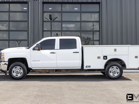 Used 2019 Chevrolet Silverado 2500 W/T w/ WT Convenience Package AWD/4WD image 4