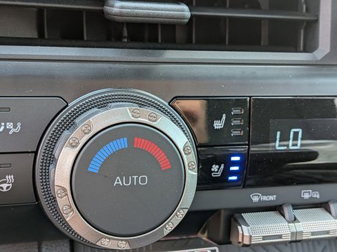 Used 2025 Toyota 4Runner TRD Sport Premium image 31