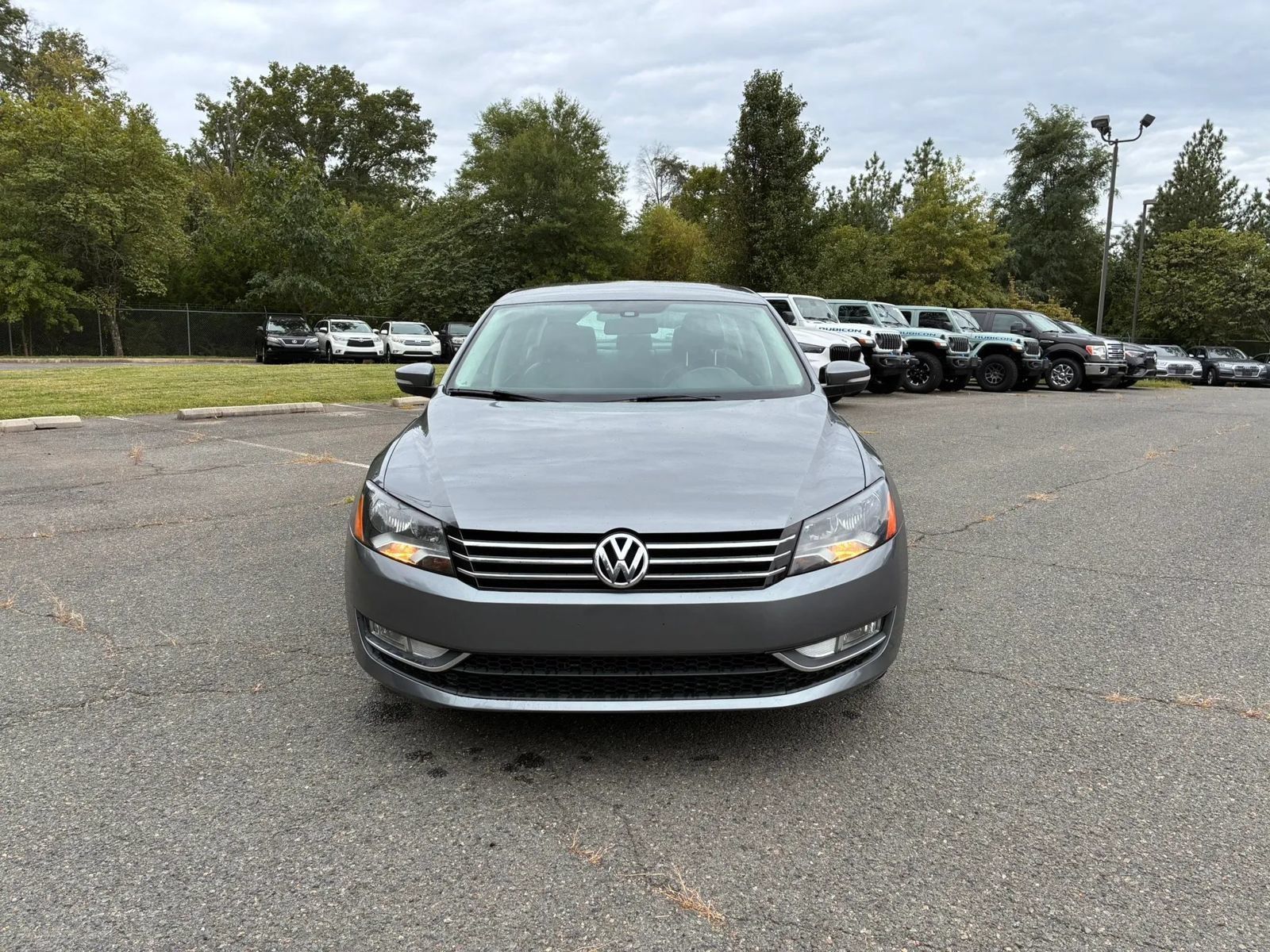 Used 2015 Volkswagen Passat 1.8T Limited Edition FWD image 11