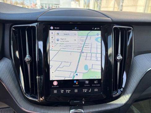 Used 2025 Volvo XC60 B5 Plus image 23