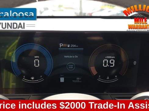 Used 2025 Hyundai Kona SEL AWD/4WD image 15