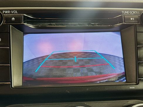 Used 2018 Toyota RAV4 LE w/ Carpet Mat Package AWD/4WD image 21