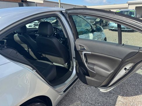 Used 2013 Buick Regal Leather image 15