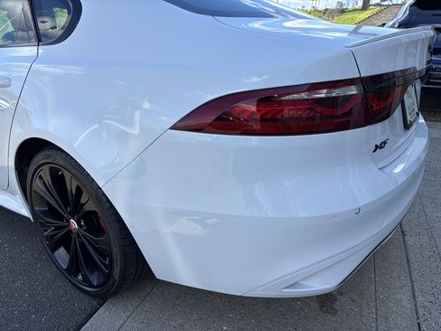Certified 2023 Jaguar XF R-Dynamic SE AWD/4WD image 15