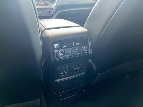 Used 2022 GMC Acadia Denali w/ Trailering Package image 27