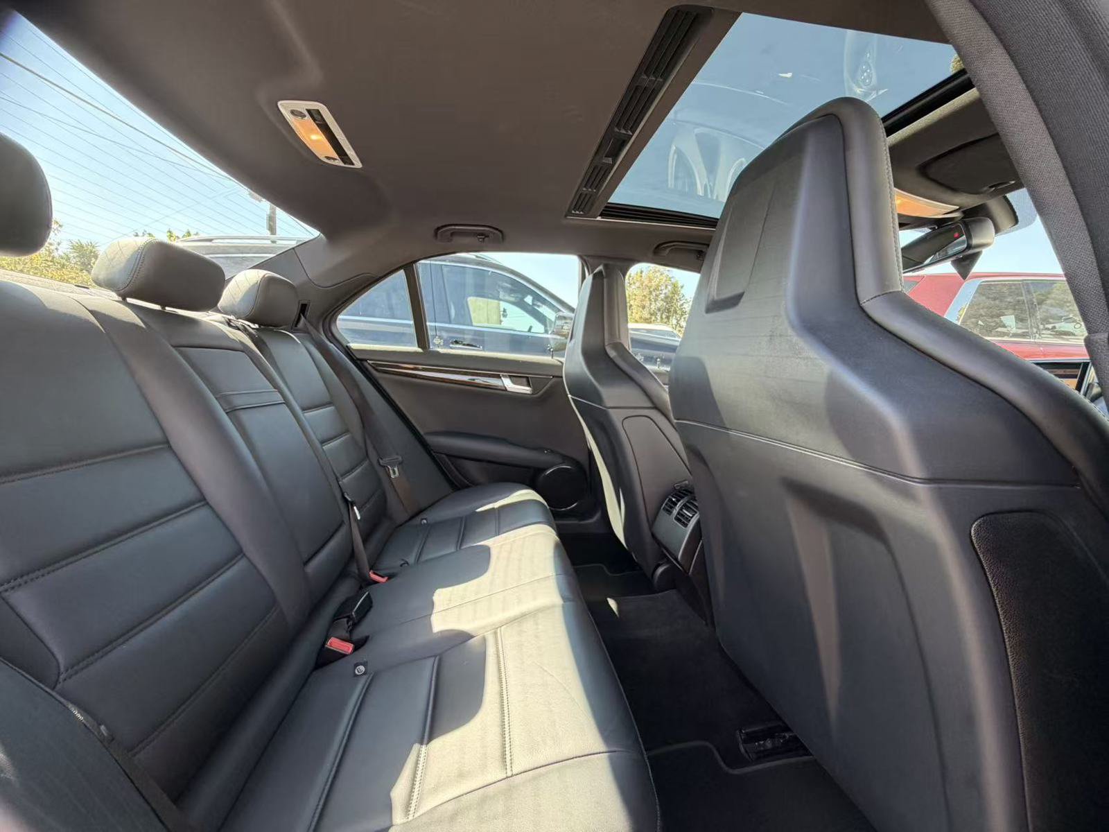 Used 2010 Mercedes-Benz C 63 AMG Sedan image 9