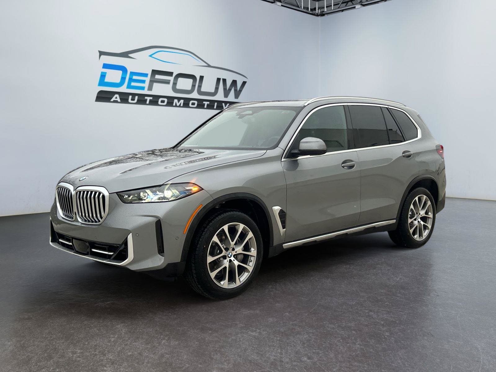 Used 2024 BMW X5 xDrive40i w/ Premium Package AWD/4WD image 7