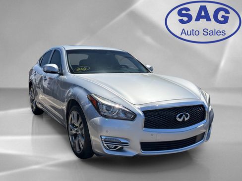 Used 2015 INFINITI Q70 3.7 w/ Deluxe Touring Package AWD/4WD image 2