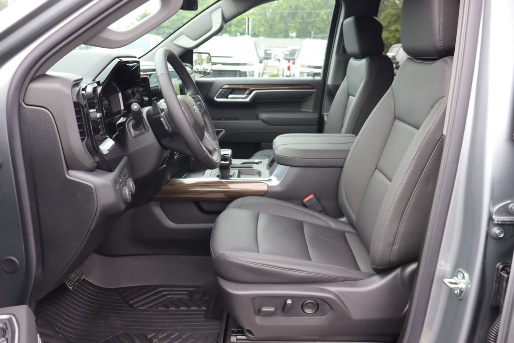New 2026 Chevrolet Silverado 1500 RST w/ RST All Star Premium Package AWD/4WD image 5