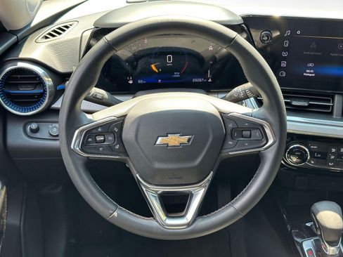 Used 2024 Chevrolet Trax LT w/ Driver Confidence Package FWD image 13