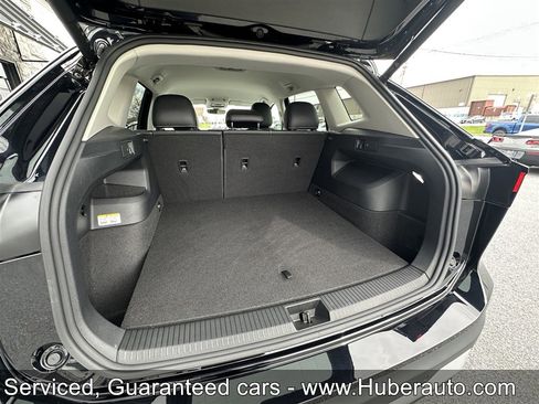 Used 2025 Volkswagen Tiguan SE AWD/4WD image 14