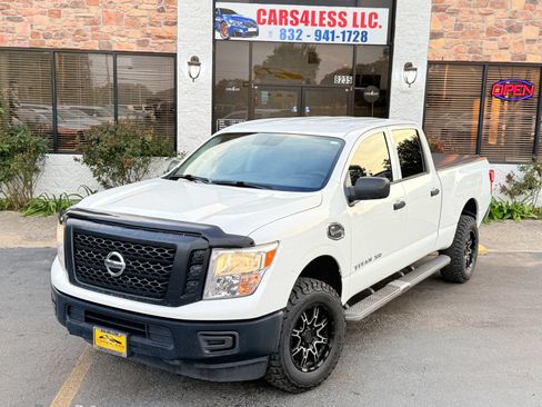 Used 2017 Nissan Titan S AWD/4WD image 21