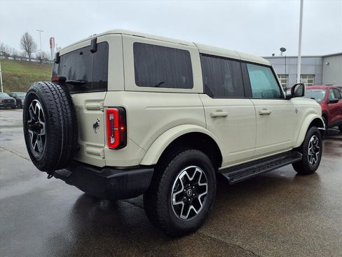 Used 2025 Ford Bronco Outer Banks image 6