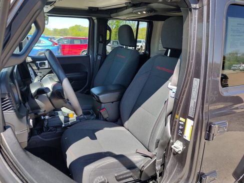 Used 2024 Jeep Wrangler Unlimited Rubicon AWD/4WD image 2