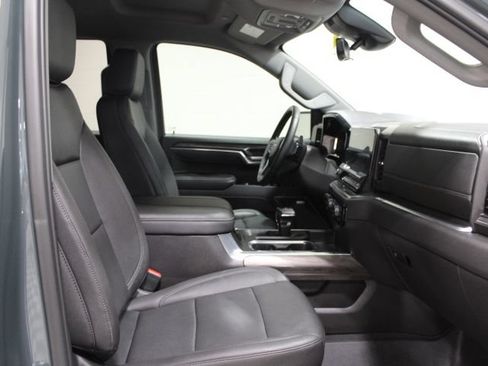 Used 2025 Chevrolet Silverado 1500 LTZ AWD/4WD image 27