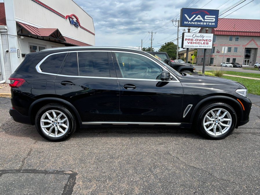 Used 2019 BMW X5 xDrive40i w/ Premium Package 2 AWD/4WD image 4